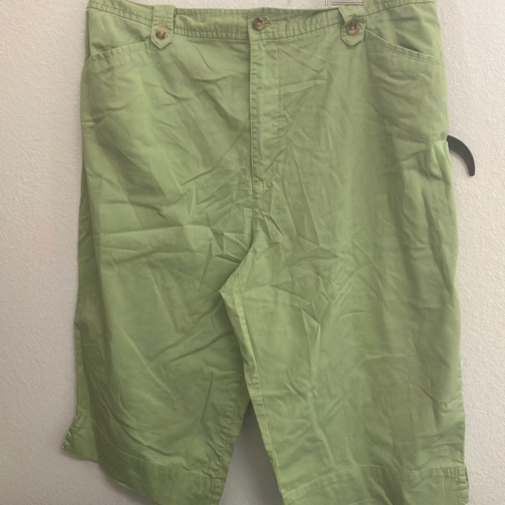 FINAL MARKDOWN White stag capris 16